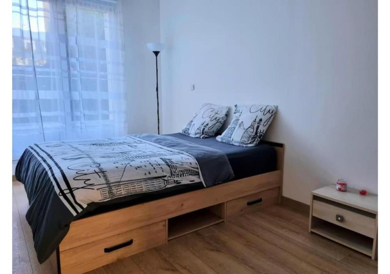 Superbe Appartement Avec Jardin Proche Versailles Saint-Cyr-l'Ecole Exterior foto